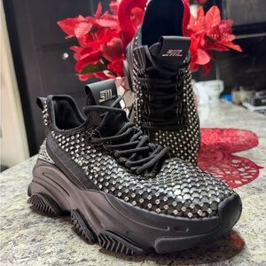 ✨ Steve Madden Black Rhinestone Embellished Chunky Sneakers ✨ Size 7